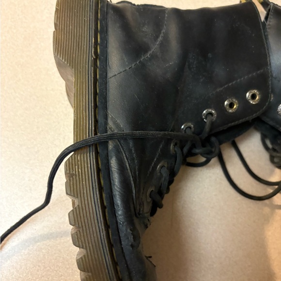 Size 8 doc Martens - Picture 7 of 11